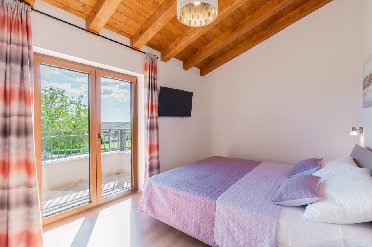 Villa Atop The Village With Stunning View Vizinada Экстерьер фото