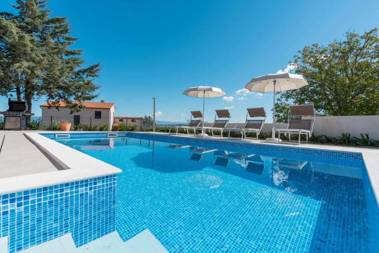 Villa Atop The Village With Stunning View Vizinada Экстерьер фото